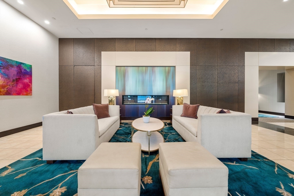 500 Atlantic Ave Unit: PH21B