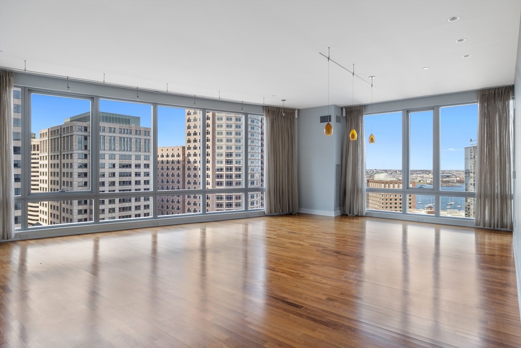 500 Atlantic Ave Unit: PH21B