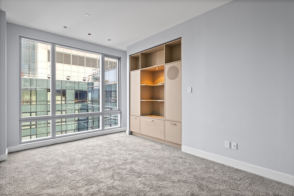 500 Atlantic Ave Unit: PH21B