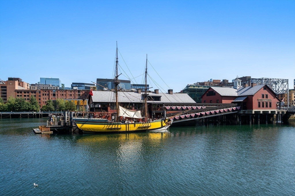 500 Atlantic Ave Unit: PH21B