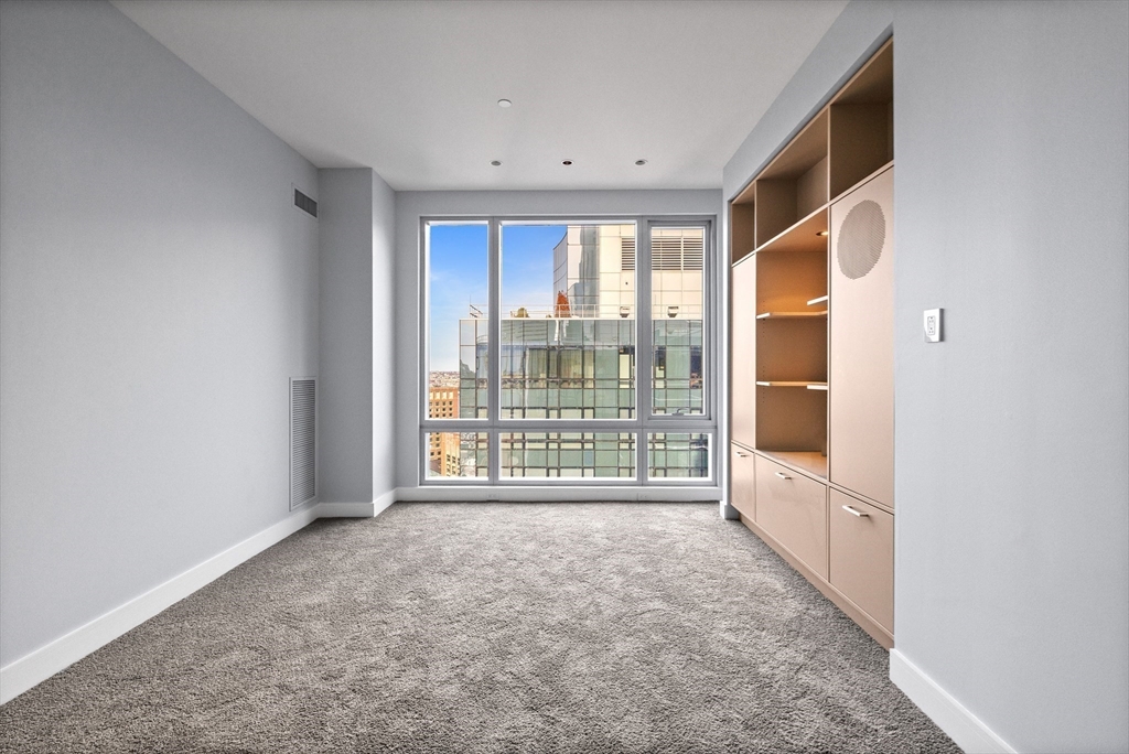500 Atlantic Ave Unit: PH21B