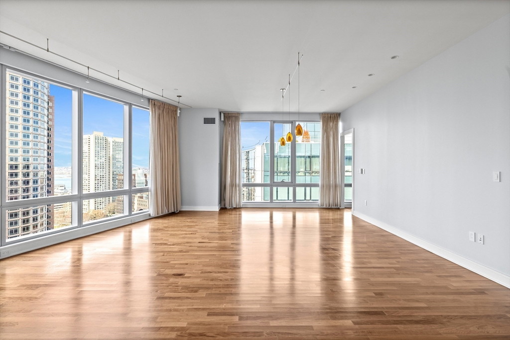 500 Atlantic Ave Unit: PH21B