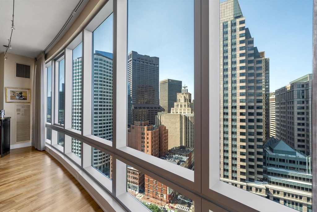 500 Atlantic Ave Unit: PH21B