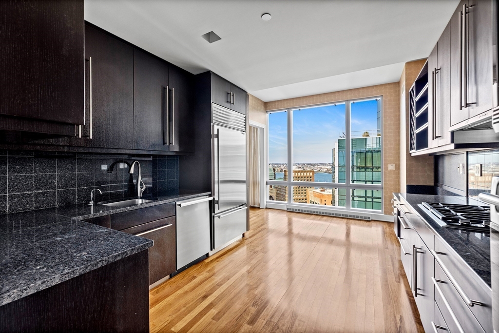 500 Atlantic Ave Unit: PH21B