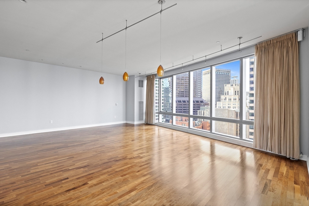 500 Atlantic Ave Unit: PH21B
