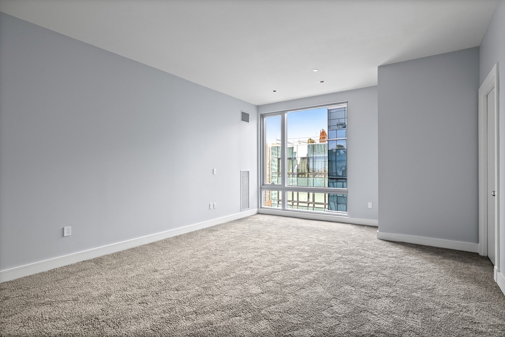 500 Atlantic Ave Unit: PH21B