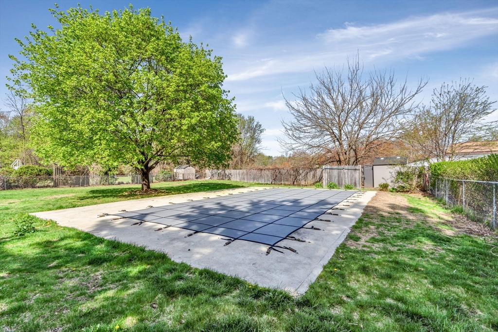 3 Lee Circle