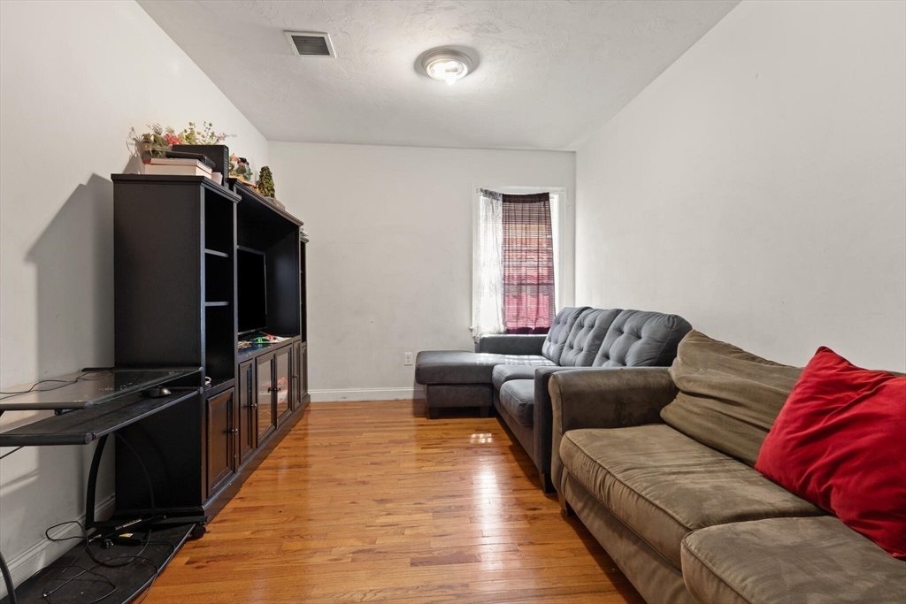 178 -180 Magnolia St