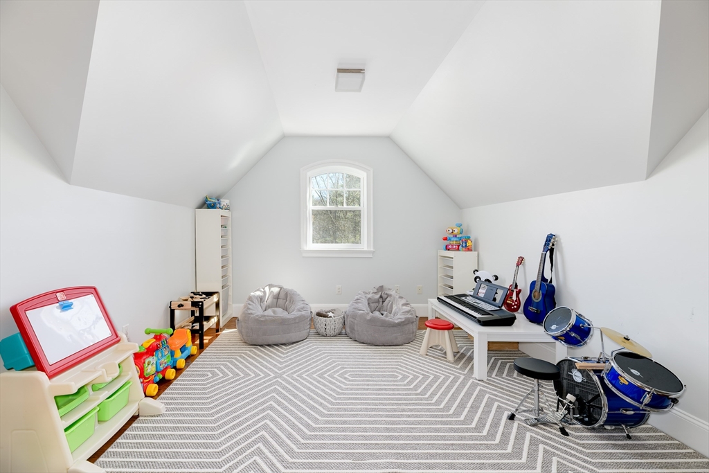 965 Bedford Rd