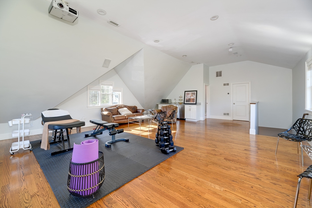 965 Bedford Rd