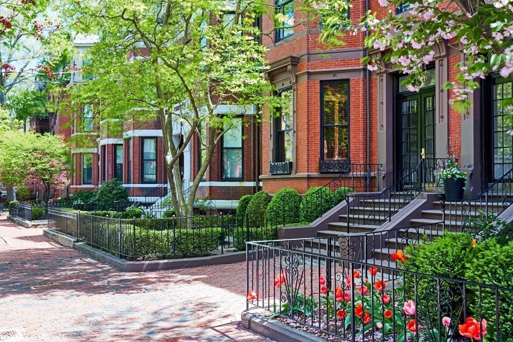 174 Marlborough Street # 4