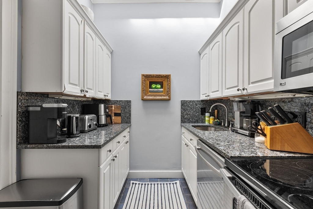 174 Marlborough Street # 4