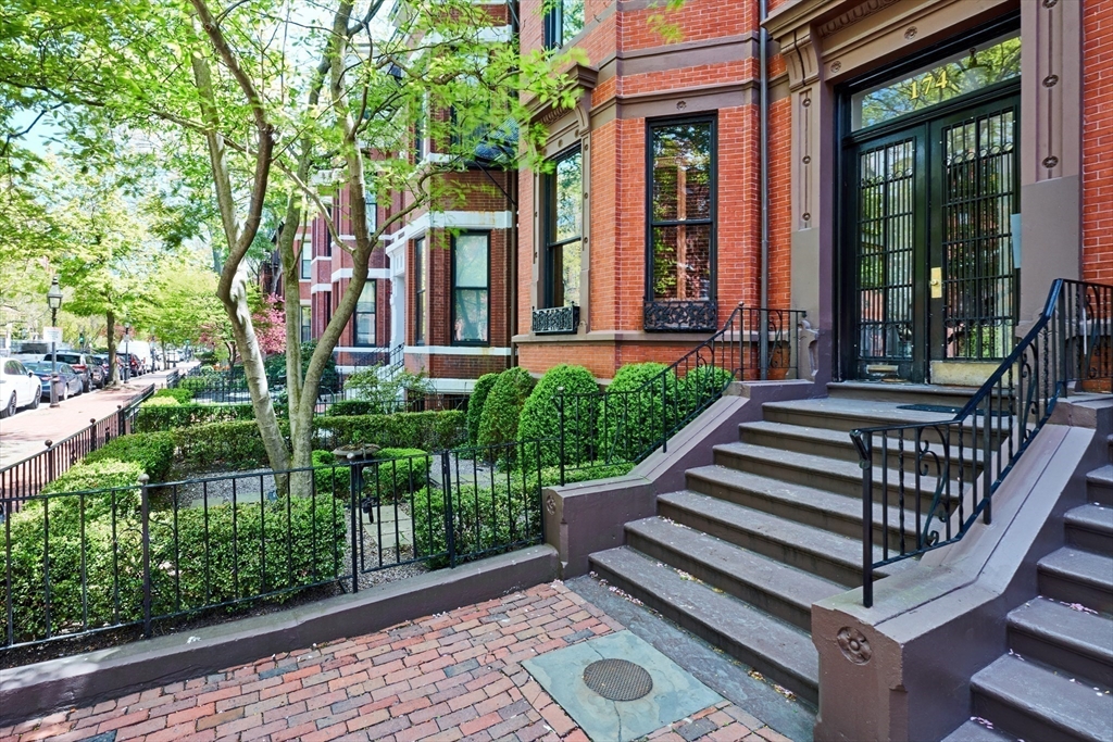 174 Marlborough Street # 4