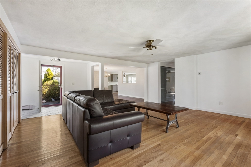 19 Dixon Road