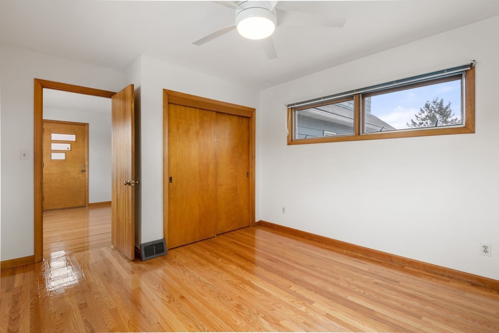 20 Laurence Dr