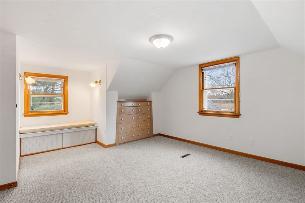 20 Laurence Dr