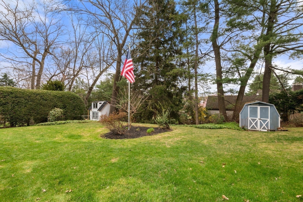 20 Laurence Dr