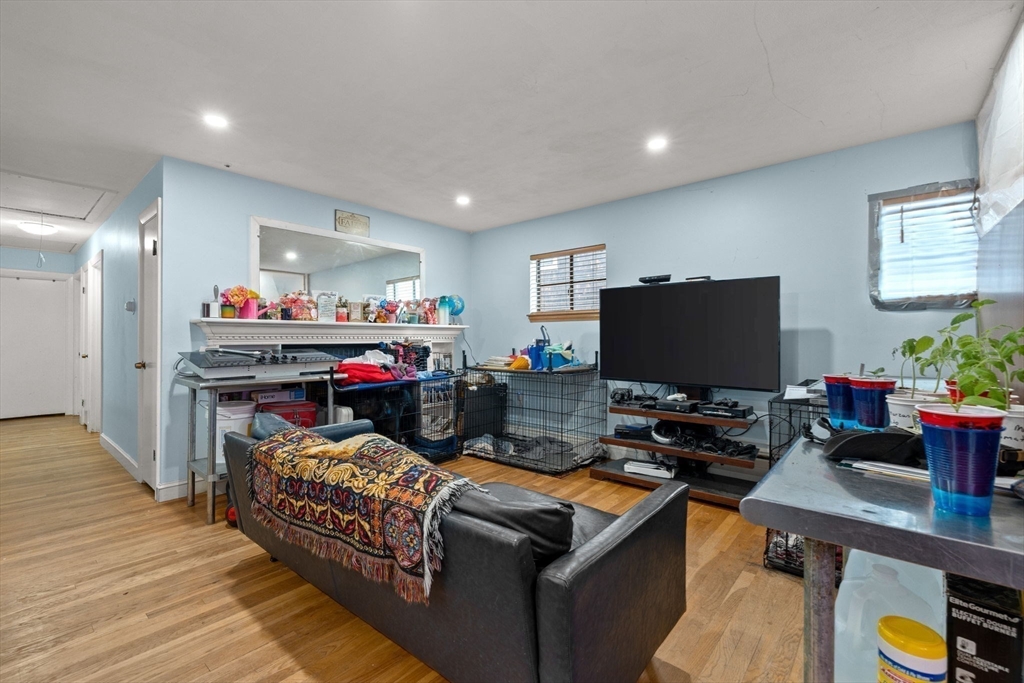 31 Chaske Ave