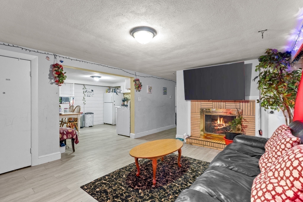 31 Chaske Ave