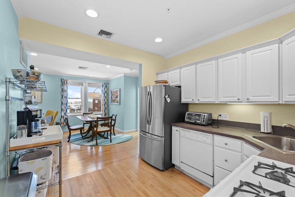 464 Hanover Street # 2