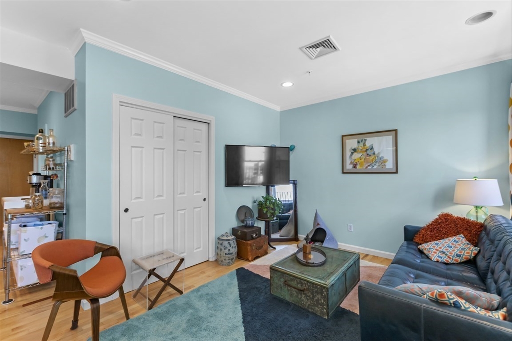 464 Hanover Street # 2