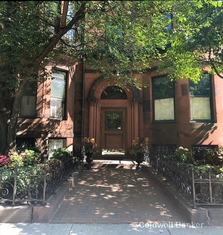 280 Commonwealth Ave # 402