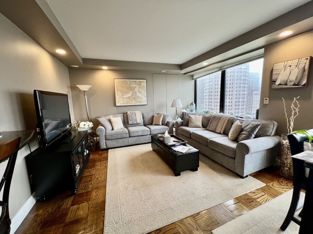 65 E India Row # 18H