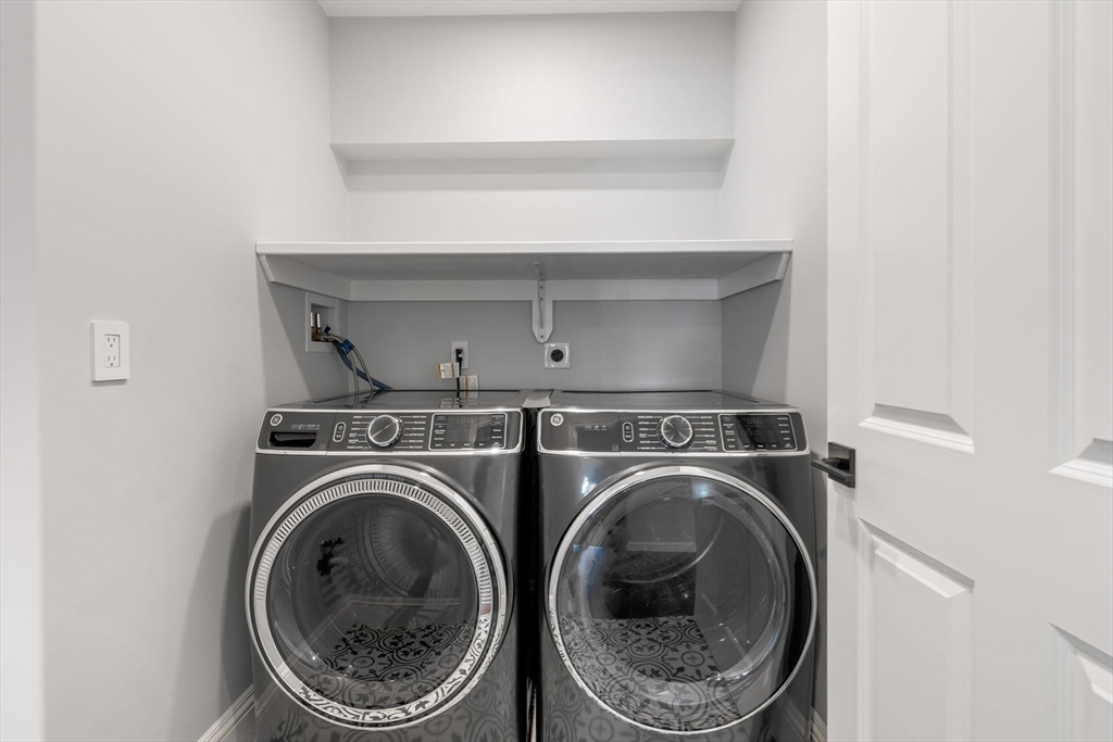 8 Whispering Hill Rd