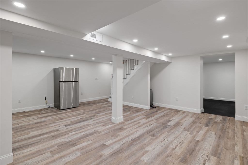 8 Whispering Hill Rd