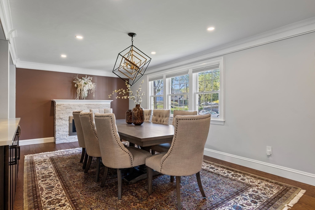 8 Whispering Hill Rd