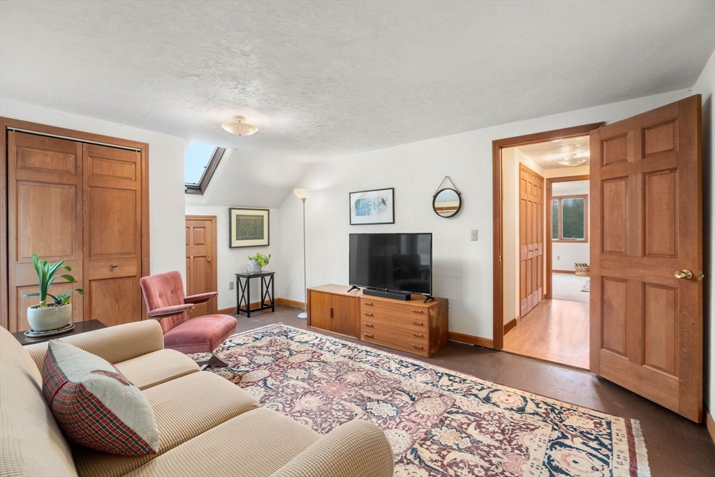 55 Hale Rd