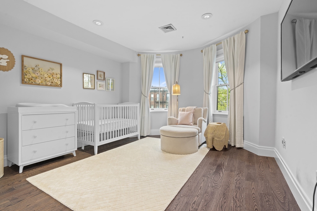 28 Greenwich Park # 3