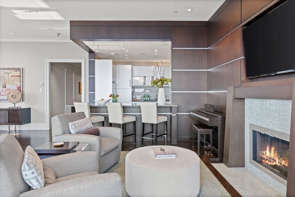 500 Atlantic Ave # 21H