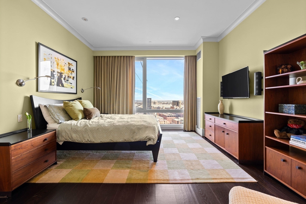 500 Atlantic Ave # 21H