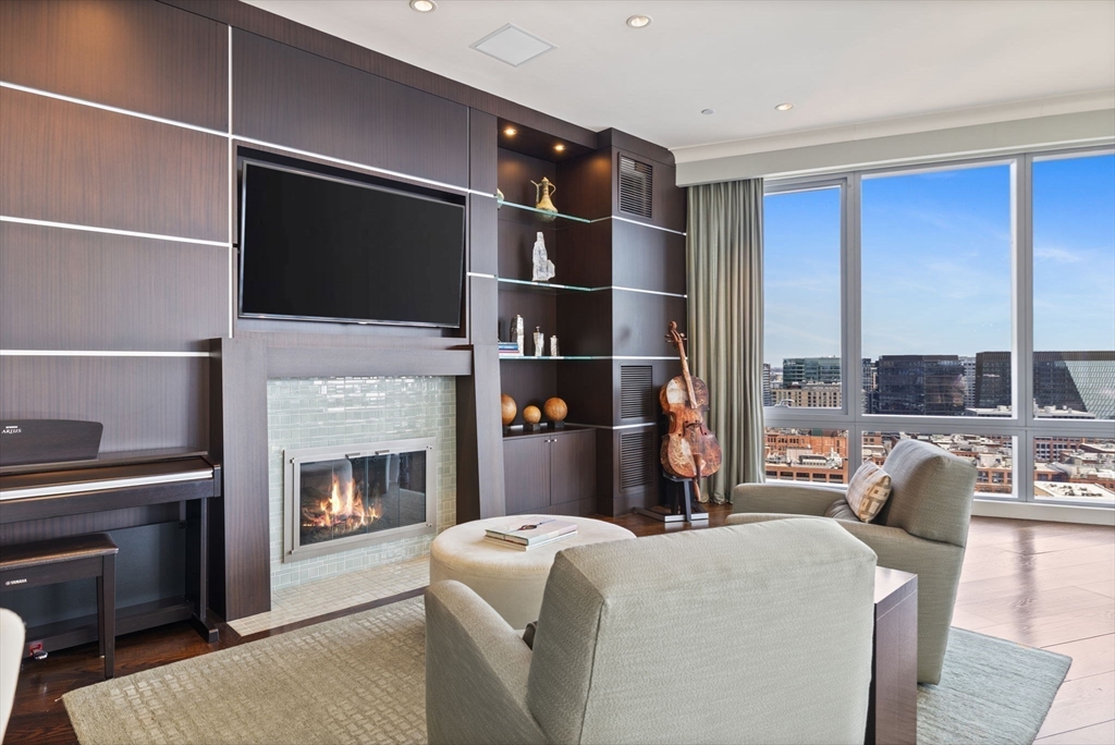 500 Atlantic Ave # 21H