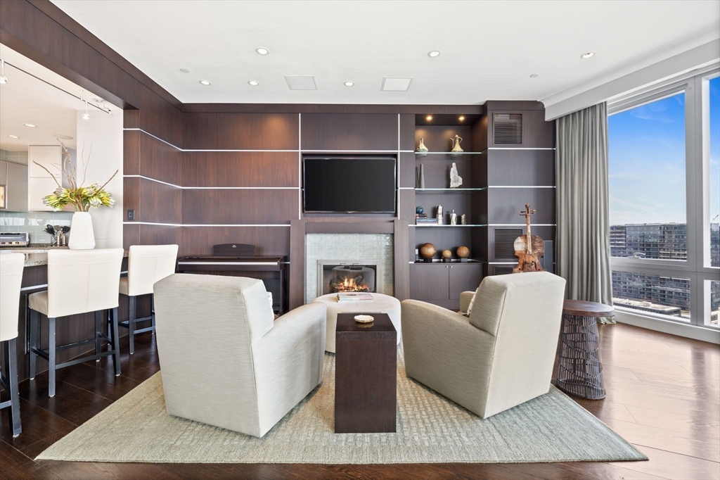 500 Atlantic Ave # 21H