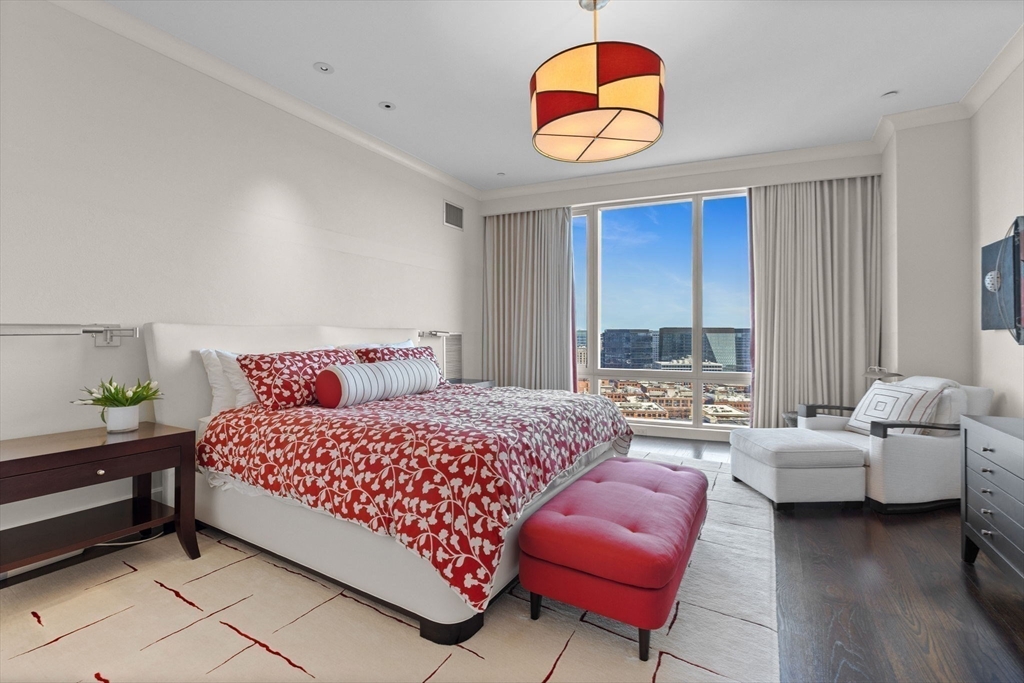 500 Atlantic Ave # 21H