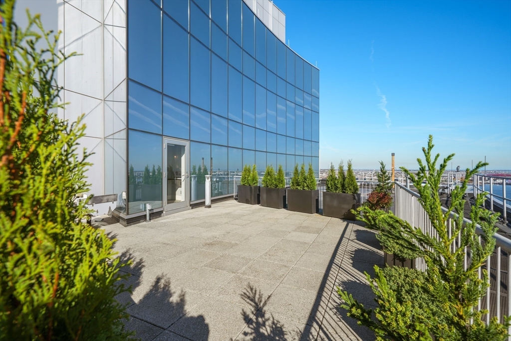 500 Atlantic Ave # 21H