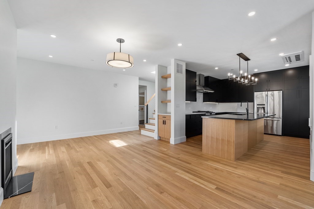 903 Beacon St # 3