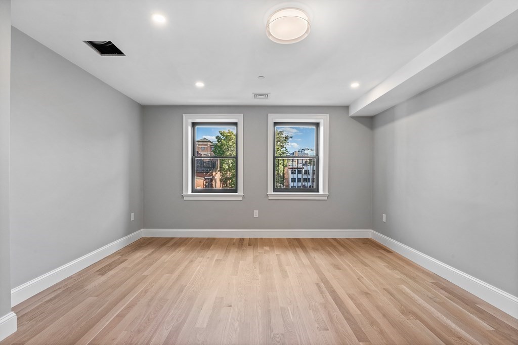 903 Beacon St # 3