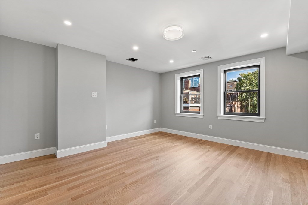 903 Beacon St # 3