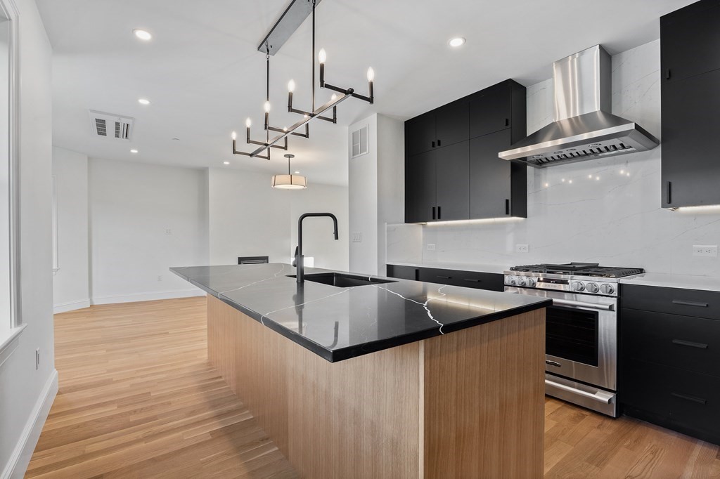 903 Beacon St # 3