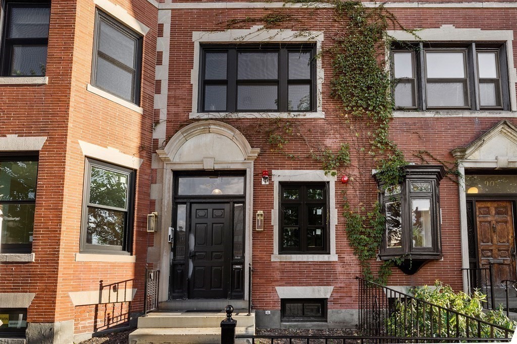 903 Beacon St # 3
