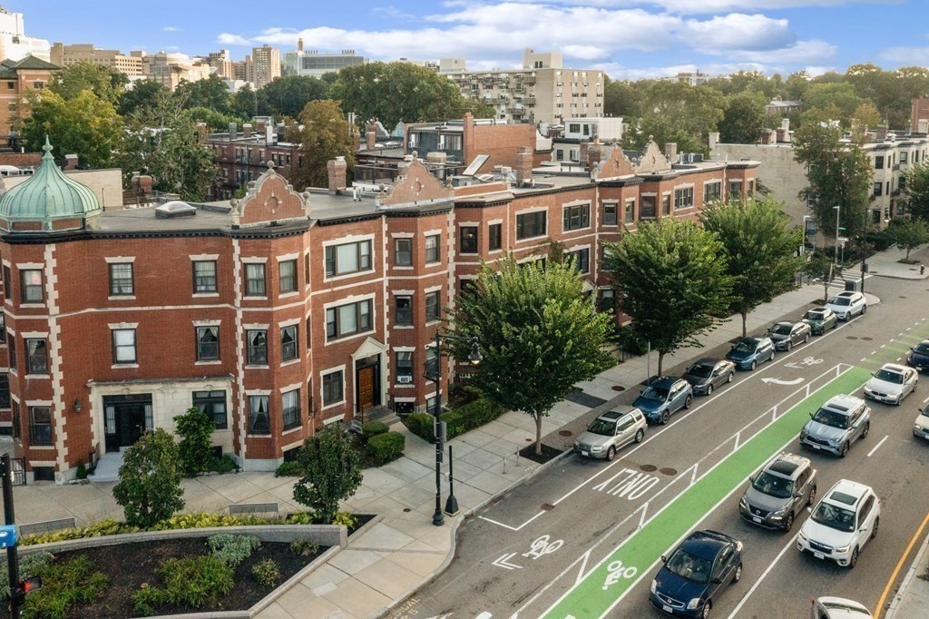 903 Beacon St # 3
