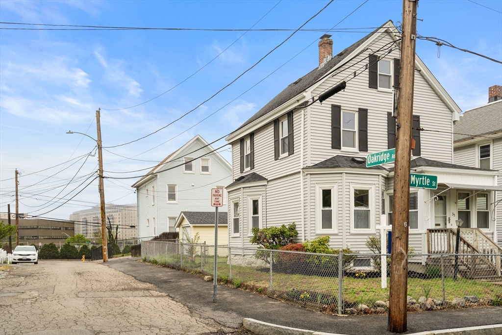 35 Myrtle St
