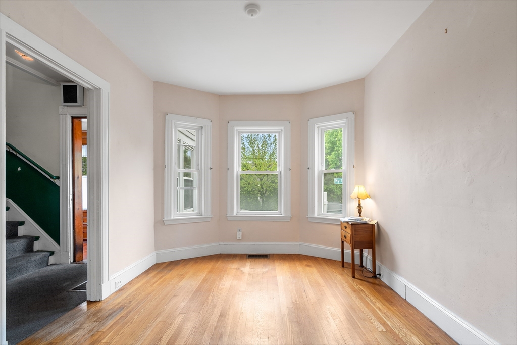 35 Myrtle St