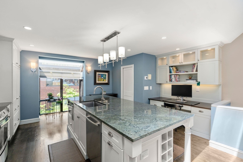 30 Shipway Pl # 30