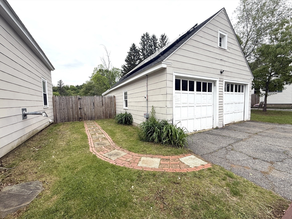 682 Wheelwright Rd