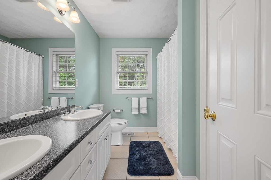 26 Mountain Laurel Rd
