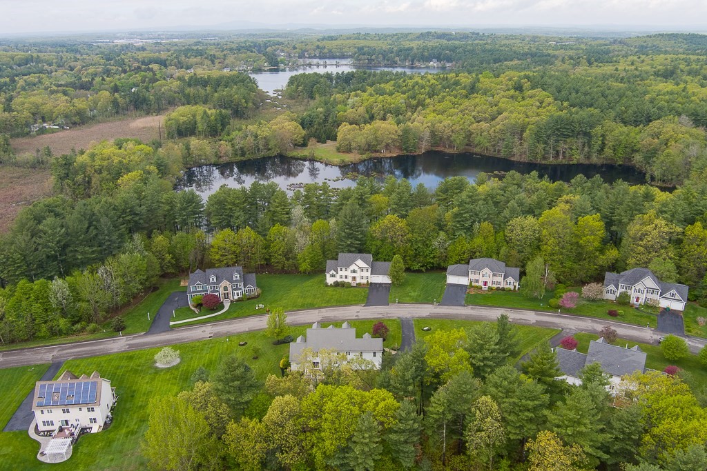 26 Mountain Laurel Rd